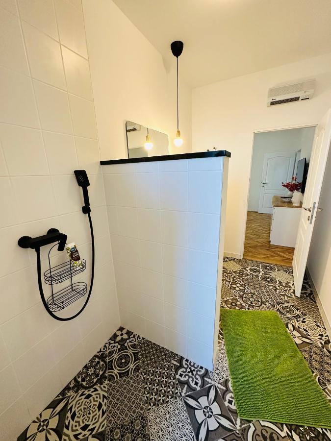 Studio Zara Rovinj Exterior foto